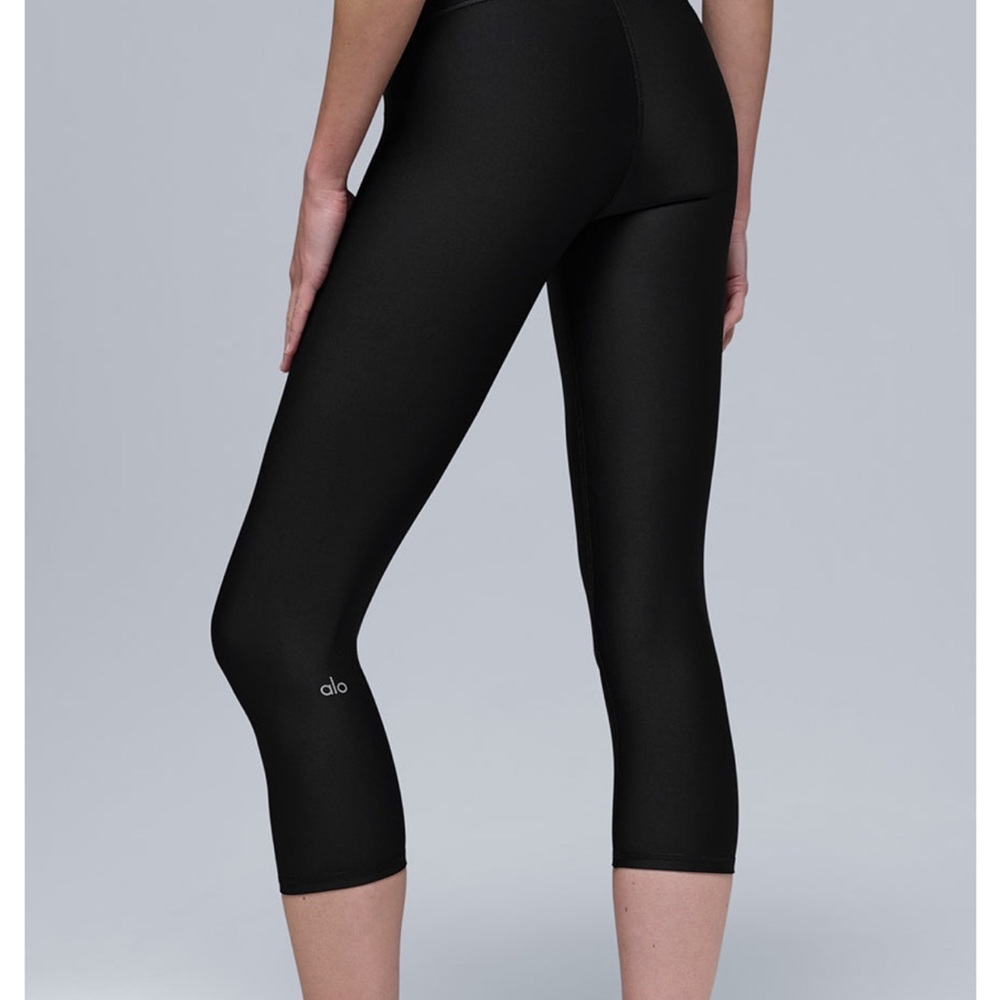 ALO high waist airlift Black Capri Leggings